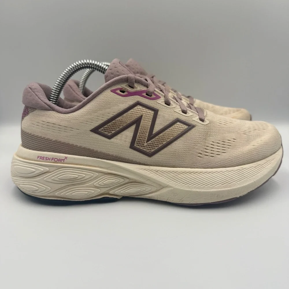 New Balance Fresh Foam 880 Women's Size 8.5 Running Shoes Tan‎ Purple W880T13